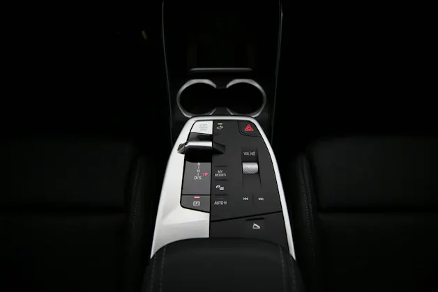 BMW X1 U11 23d xDrive paddles