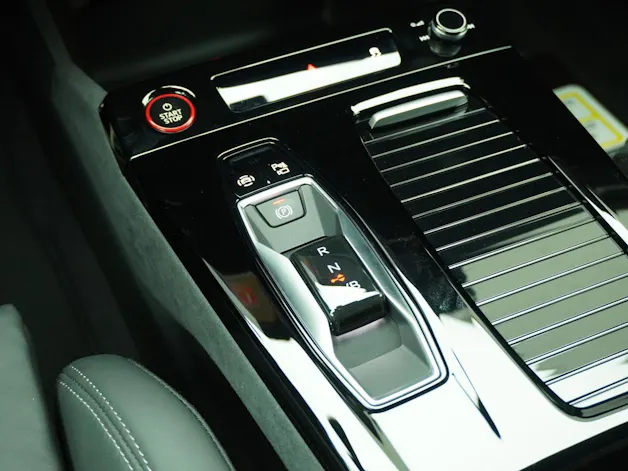 AUDI SQ6 e-tron quattro