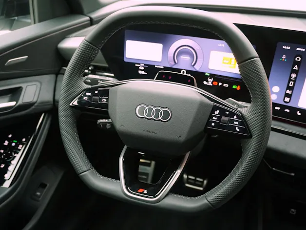 AUDI SQ6 e-tron quattro