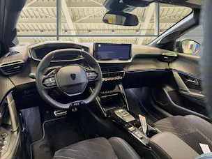 PEUGEOT 208 1.2 Hybrid 145 GT Exclusive