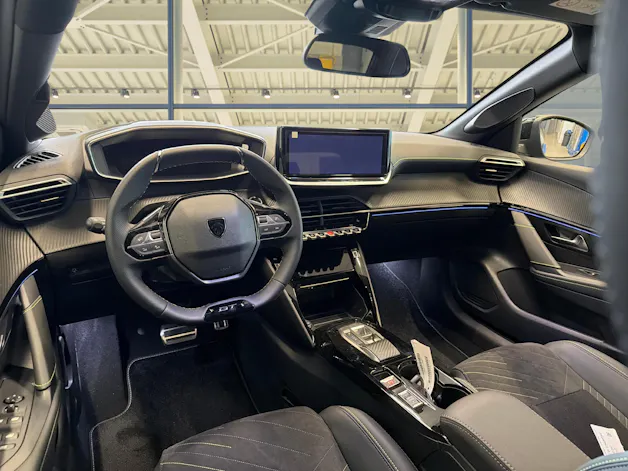 PEUGEOT 208 1.2 Hybrid 145 GT Exclusive