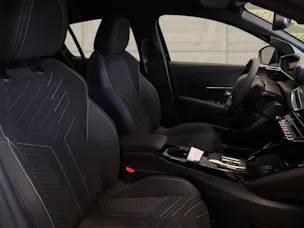 PEUGEOT 208 1.2 Hybrid 145 GT Exclusive