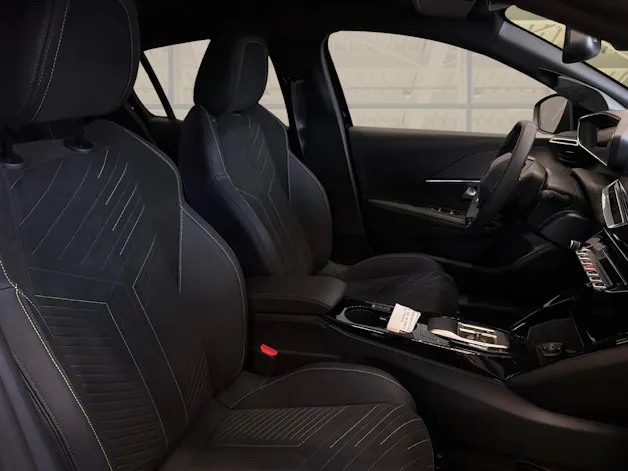 PEUGEOT 208 1.2 Hybrid 145 GT Exclusive