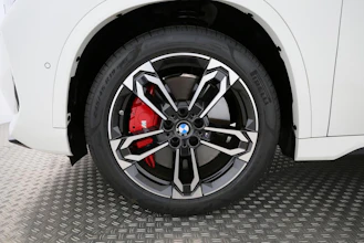https://vehicle.imgix.net/4510905/0c166291-fa74-4681-be57-c97918cca99a.jpg