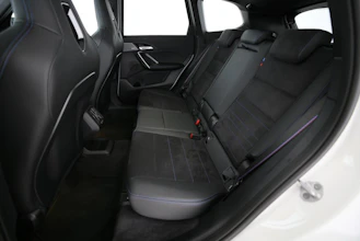 https://vehicle.imgix.net/4510905/59bd18a6-917e-4a51-aba8-3fd9e6363daf.jpg