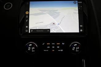 https://vehicle.imgix.net/4510934/28f86cc4-a531-4213-837e-57c16705994f.jpg