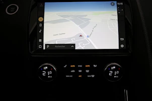 Fahrzeugbild JAGUAR E-Pace 2.0 I4 200 R-Dynamic HSE AWD