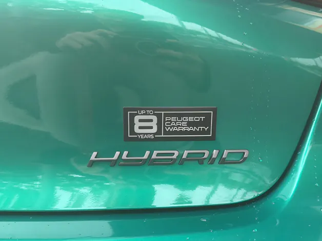 PEUGEOT 208 1.2 Hybrid ENVY Sondermodell