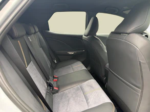 https://vehicle.imgix.net/4511071/2f0ce8e6-824d-4472-a2f0-0b5913c25da0.jpg