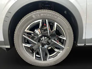 PEUGEOT 5008 1.2 Hybrid Allure