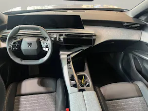 PEUGEOT 5008 1.2 Hybrid Allure