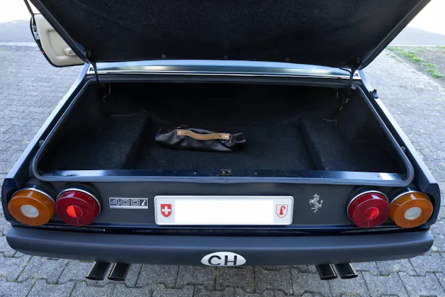 FERRARI 400
