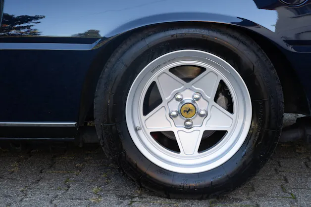 FERRARI 400
