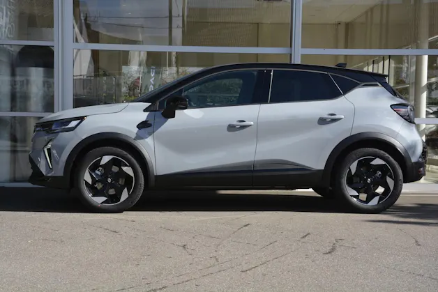 RENAULT Captur 1.8 E-Tech techno