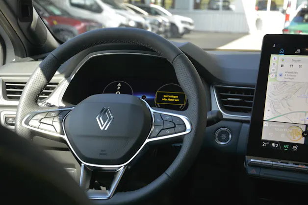 RENAULT Captur 1.8 E-Tech techno