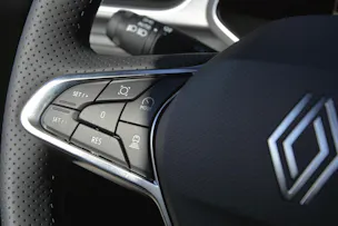 RENAULT Captur 1.8 E-Tech techno