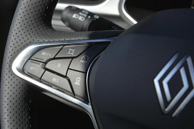 RENAULT Captur 1.8 E-Tech techno