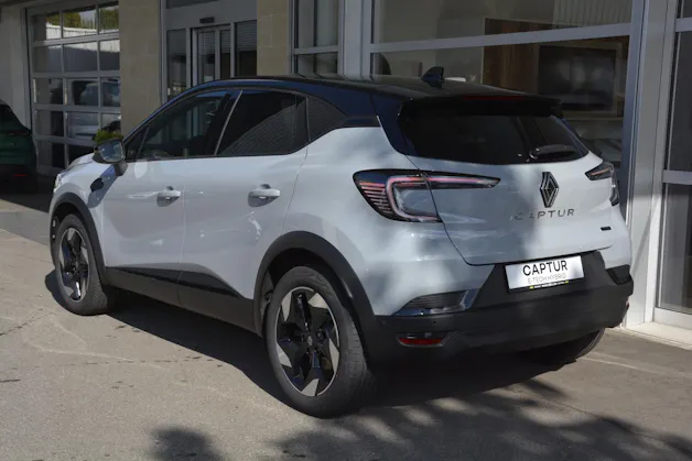 RENAULT Captur 1.8 E-Tech techno