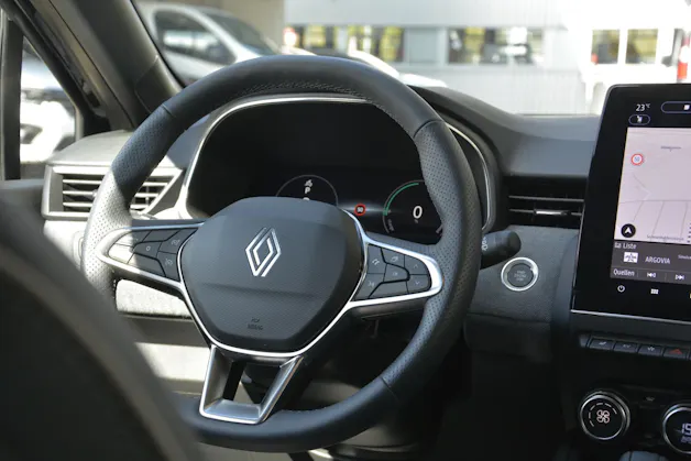 RENAULT Clio 1.6 E-Tech techno