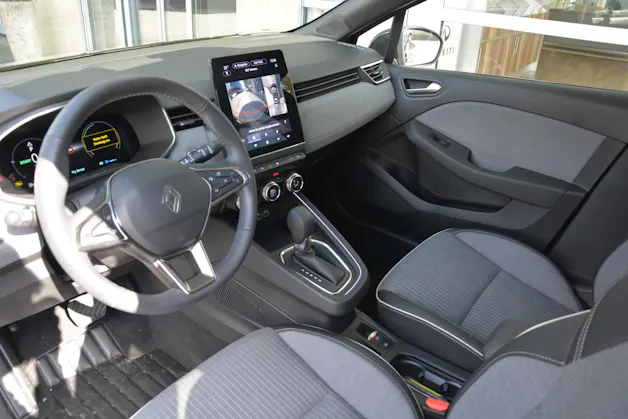RENAULT Clio 1.6 E-Tech techno