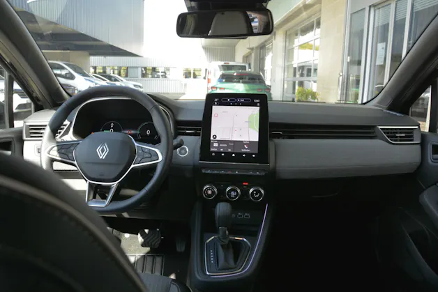 RENAULT Clio 1.6 E-Tech techno