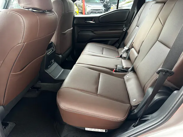 Toyota Land Cruiser 2.8 D 48V 230 Rebel