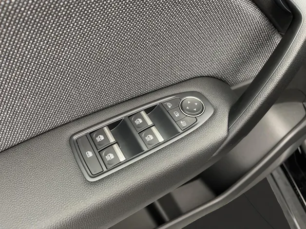 RENAULT Captur 1.8 E-Tech techno