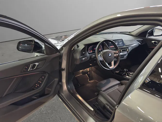 BMW 1er Reihe F40 120d xDrive SAG