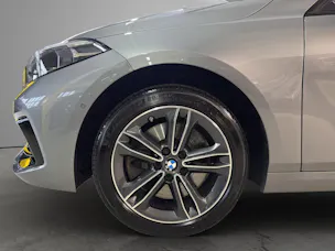 BMW 1er Reihe F40 120d xDrive SAG