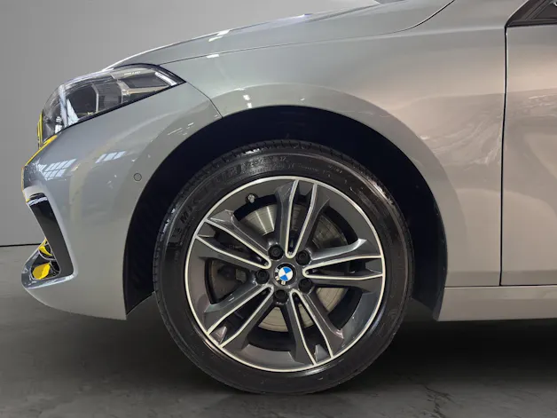 BMW 1er Reihe F40 120d xDrive SAG