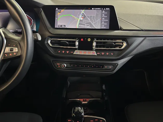 BMW 1er Reihe F40 120d xDrive SAG