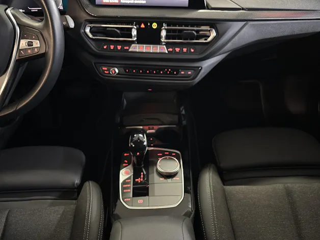BMW 1er Reihe F40 120d xDrive SAG