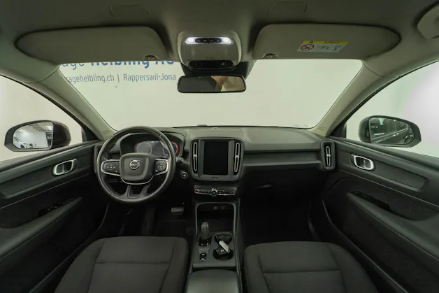 VOLVO XC40 1.5 T3 Momentum Light