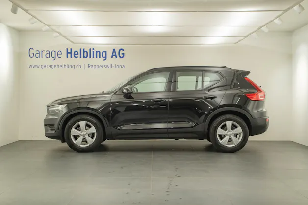 VOLVO XC40 1.5 T3 Momentum Light