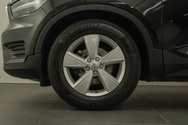 VOLVO XC40 1.5 T3 Momentum Light