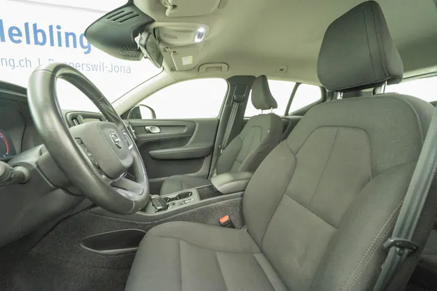VOLVO XC40 1.5 T3 Momentum Light