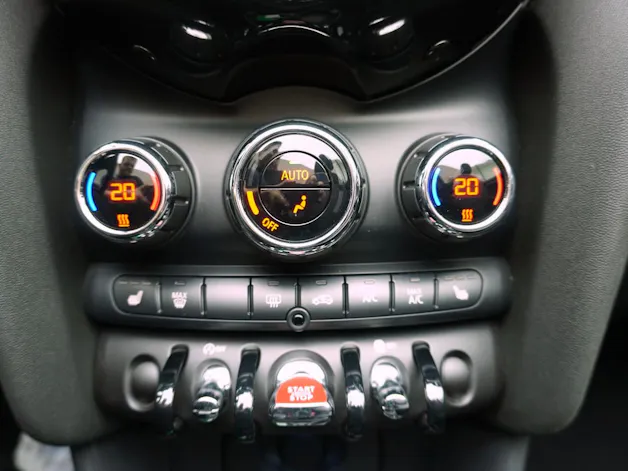 MINI Cabrio F57 1.5i One