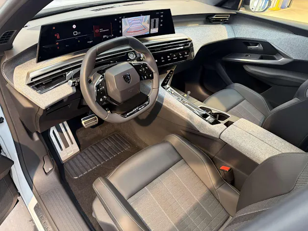 PEUGEOT 3008 145 GT Hybrid e-DCS-Automat