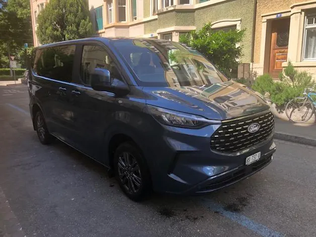 FORD Tourneo C Bus 320 L1 2.0 EcoBlue 170 Titanium