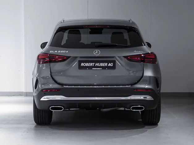 MERCEDES-BENZ GLA 220 d 4MATIC Swiss Star