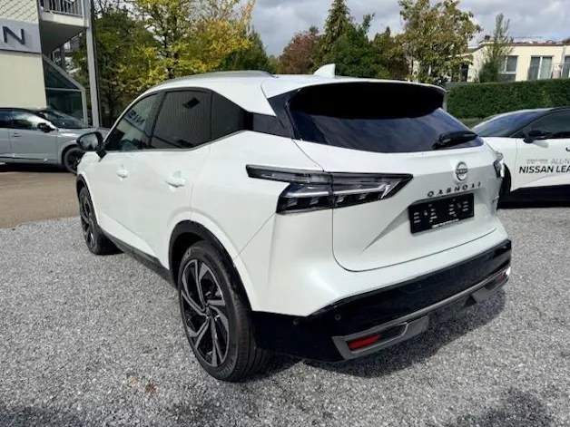 NISSAN Qashqai 1.5 VC-T Tekna+