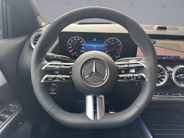 MERCEDES-BENZ GLA-Klasse H247 GLA 250 Swiss Star AMG Line 4matic