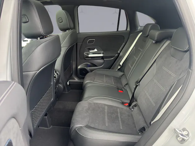 MERCEDES-BENZ GLA-Klasse H247 GLA 250 Swiss Star AMG Line 4matic