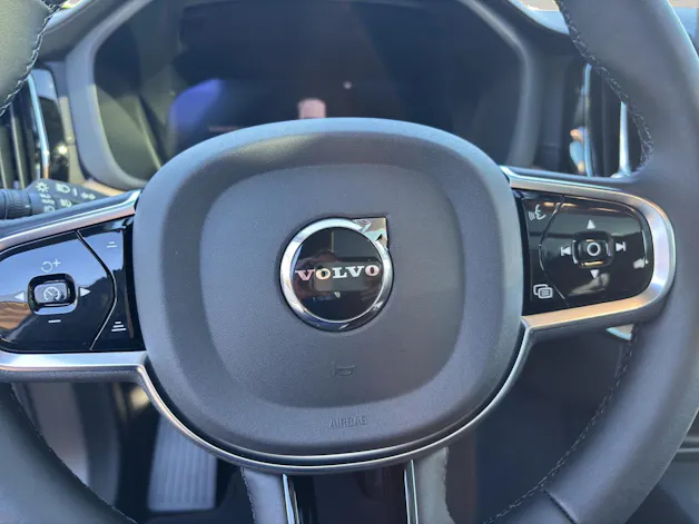 VOLVO XC60 2.0 T8 TE Ultra Dark eAWD