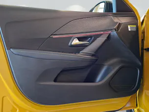 PEUGEOT 208 1.2 PureTech 130 GT