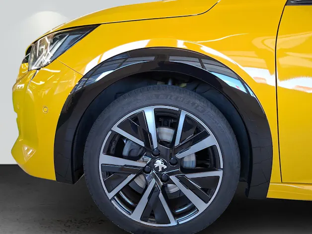 PEUGEOT 208 1.2 PureTech 130 GT