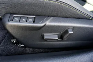 PEUGEOT 208 e-GT