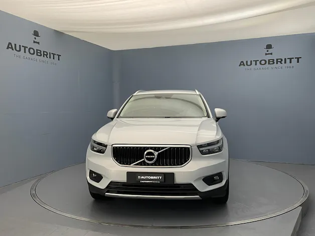 VOLVO XC40 2.0 B4 MH Momentum AWD