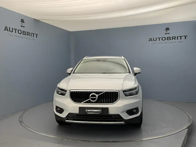 VOLVO XC40 2.0 B4 MH Momentum AWD