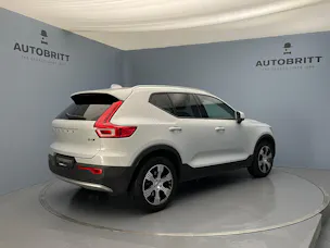 VOLVO XC40 2.0 B4 MH Momentum AWD
